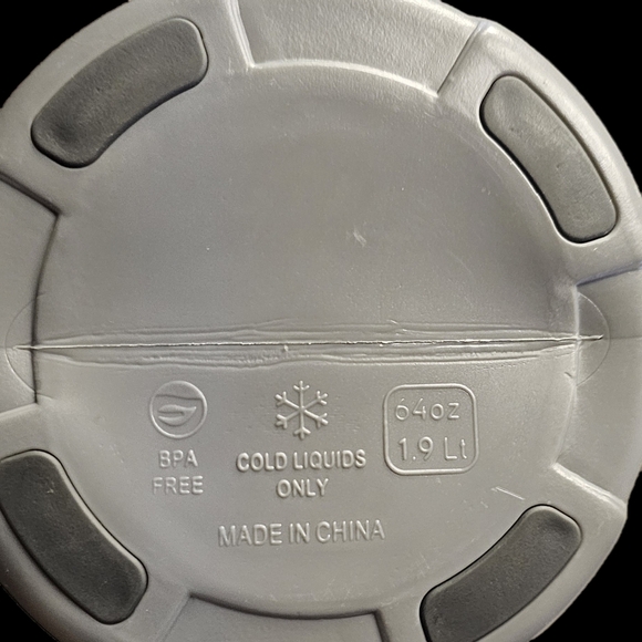 High Sierra - [BPA Free] 64 OZ Insulated Water Jug, [Silicone Spout] - Picture 7 of 9